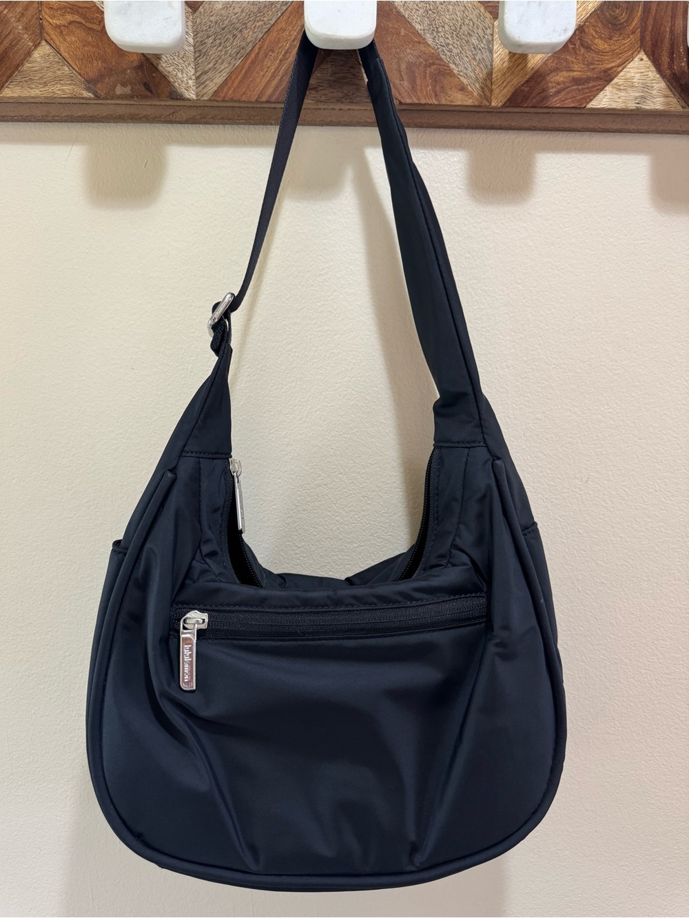 lululemon athletica Black Crescent Shoulder Bag - Picture 2 of 4